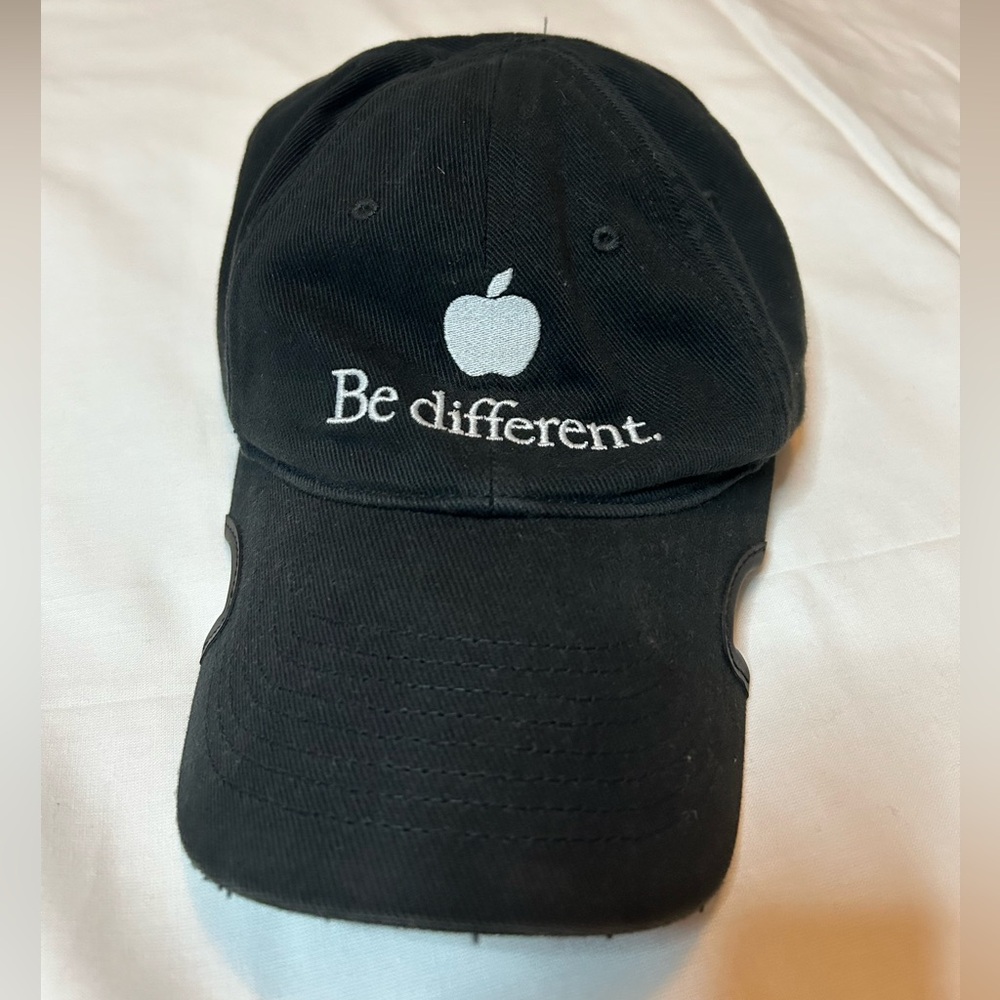 BALENCIAGA “BE DIFFERENT” APPLE LOGO HAT